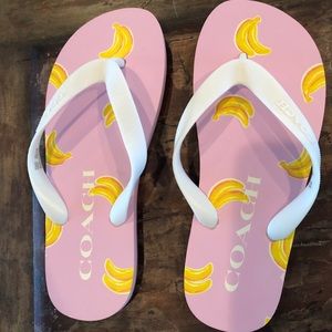 NWOT Coach -size 6-flip flops